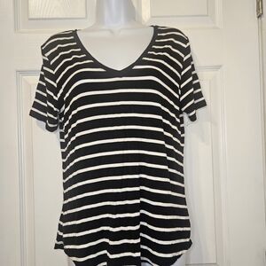 Old Navy Black and White Stripes Short Sleeve T-Shirt